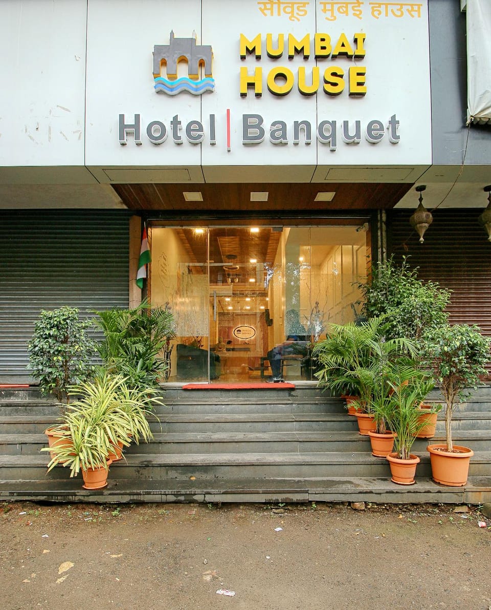 Hotel Mumbai House - Juhu Hotel in Mumbai