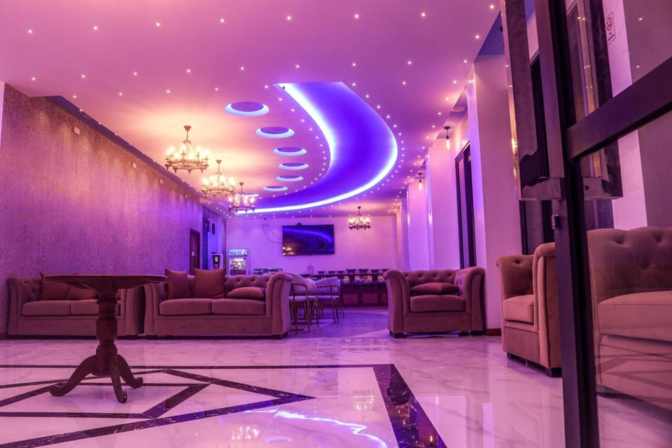 Shared lounge/TV area