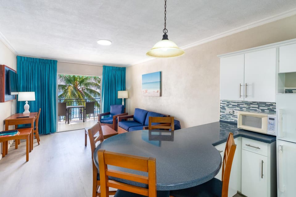 Coral Mist Beach Hotel Hotel in Bridgetown