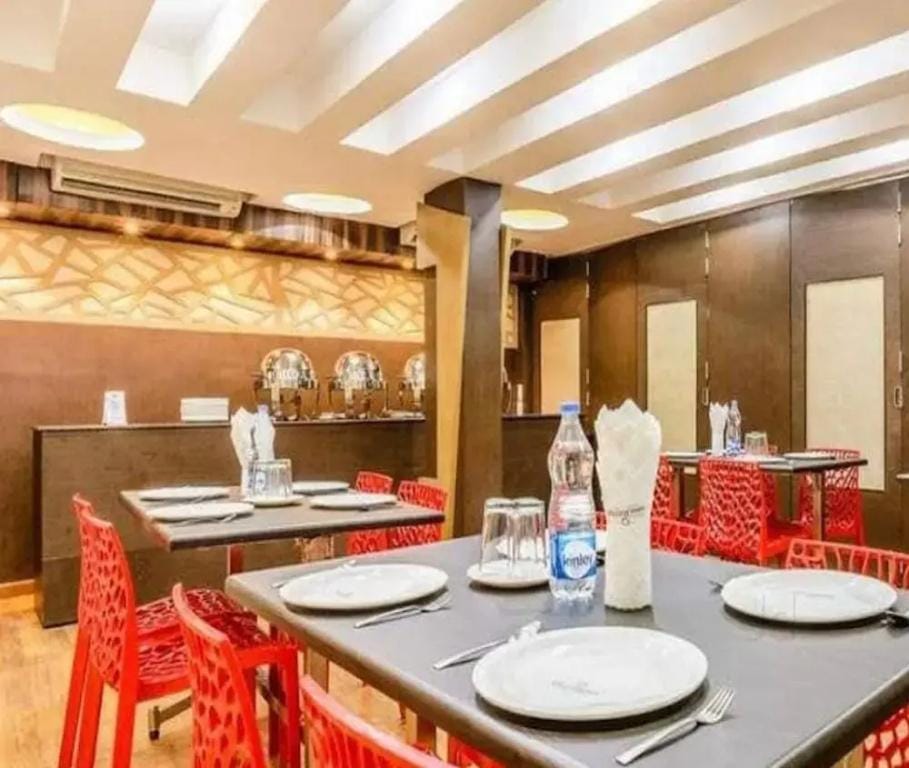 Navaratna Delight  Hotel in Coimbatore