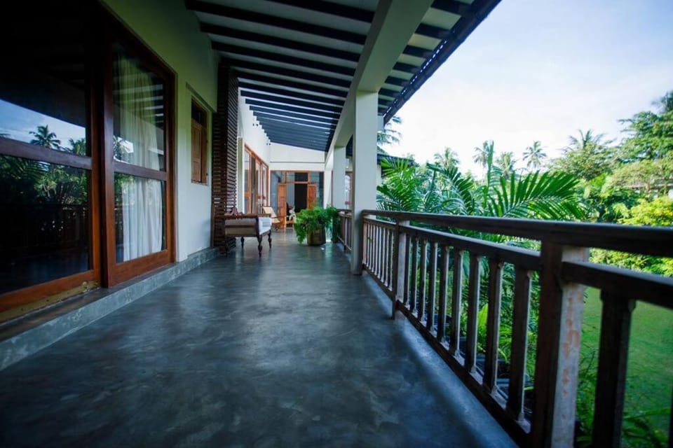Hailsham Bungalow Resort in Western Province