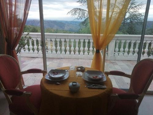 Tikazela - Domaine Ombre et Lumiere Hotel in Provence-Alpes-Côte d'Azur