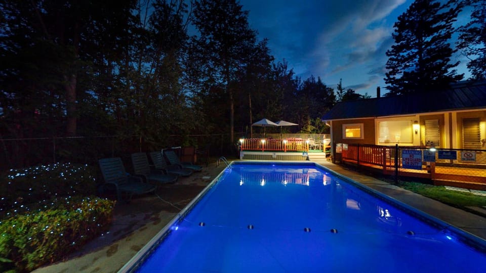 The Lakeview Inn & Cottages Lodge in Weirs Beach
