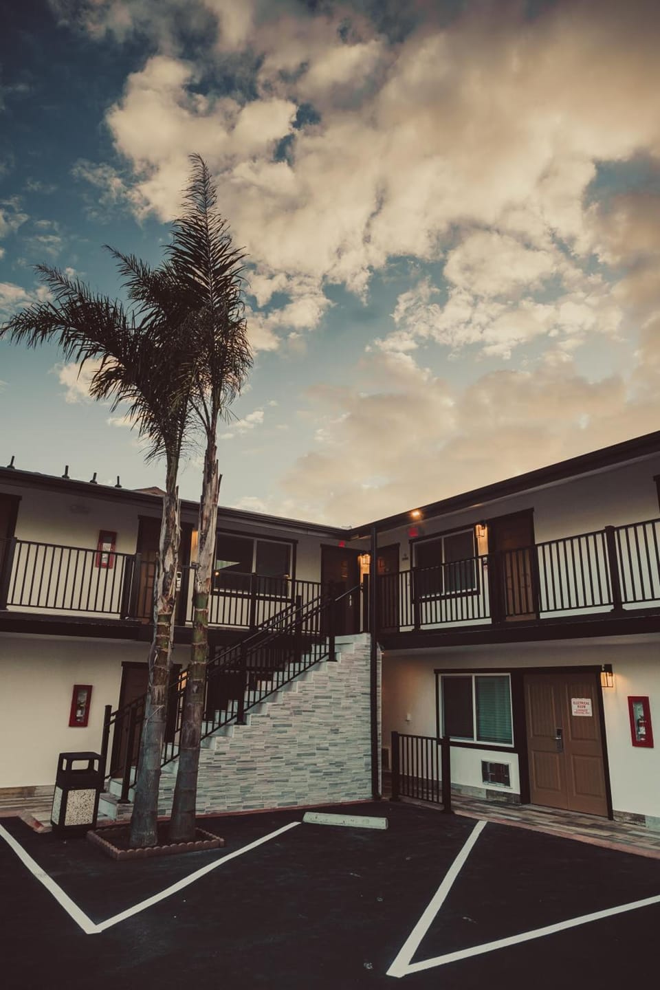 Blufftop Inn & Suites - Wharf/Restaurant District Inn in Morro Bay