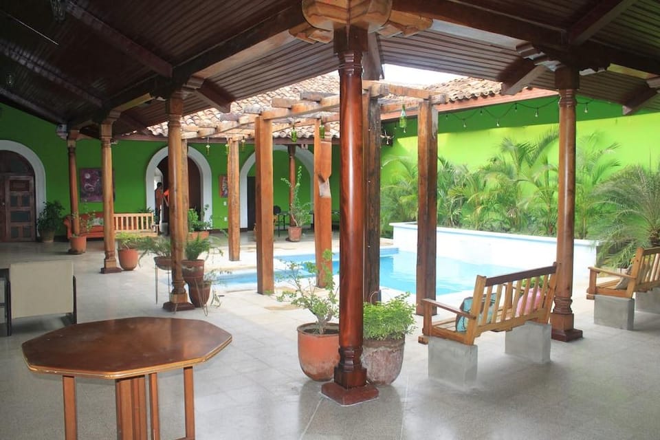 El Caite - Hostel Hotel in Granada