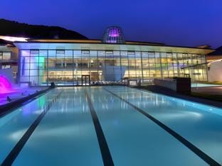 Die Dorfvilla - Includes Tauern Spa Kaprun Wellness Access 13 km away Hotel in Zell am See
