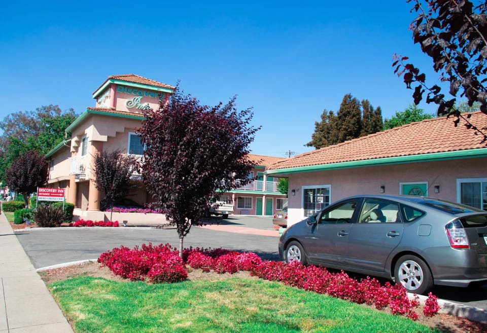 Discovery Inn Motel in Hayward