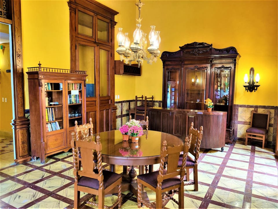 Hotel Real Toledo by Kavia Hotel in Merida