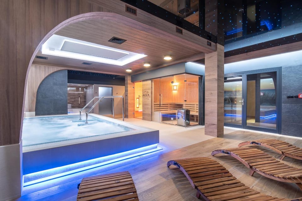 Hot tub