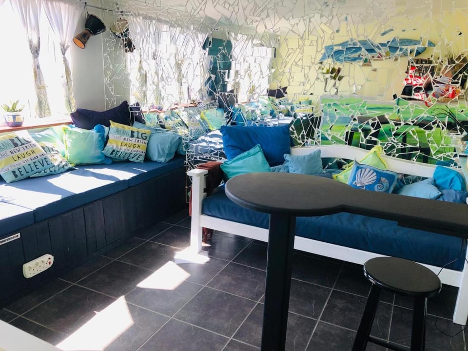 Shared lounge/TV area