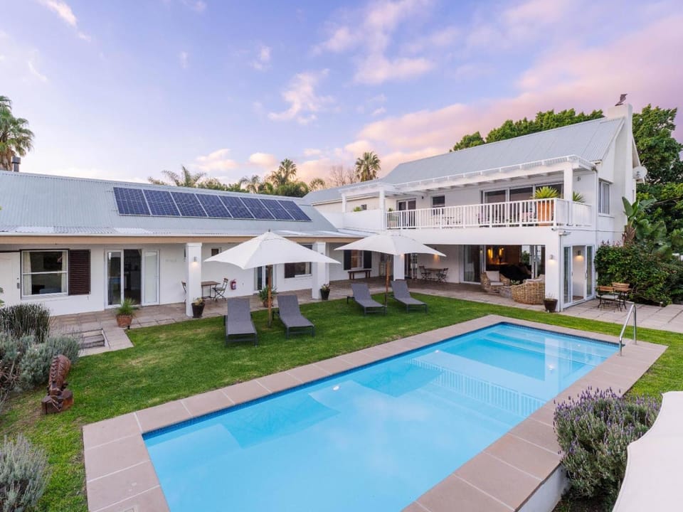 Explorer Guesthouse Hotel in Cape Town