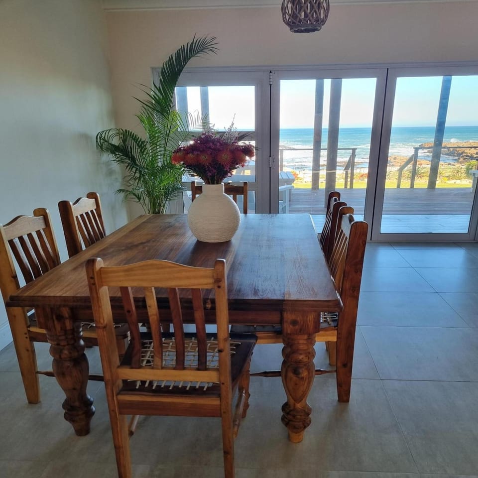 Lamberts Bay Beachfront Hotel in Western Cape