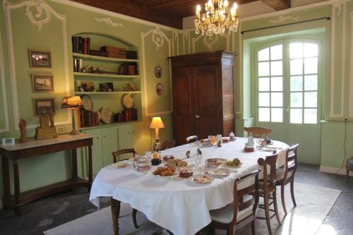 Le Clos Saint Guilhem Hotel in Auvergne-Rhône-Alpes
