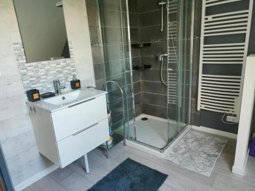 Chambre recente chez particuliers Hotel in Centre-Val de Loire
