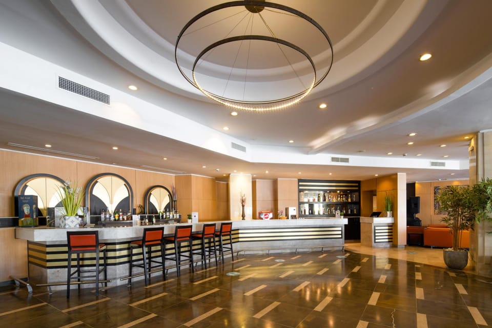 Bar/lounge