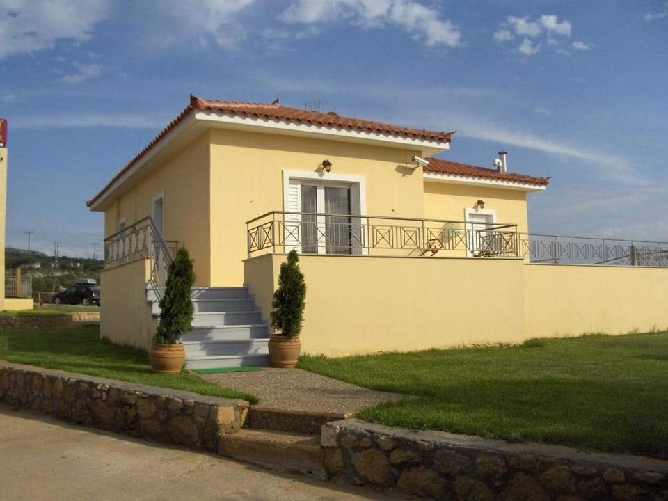 Elafonisos Diamond Resort Hotel in Islands