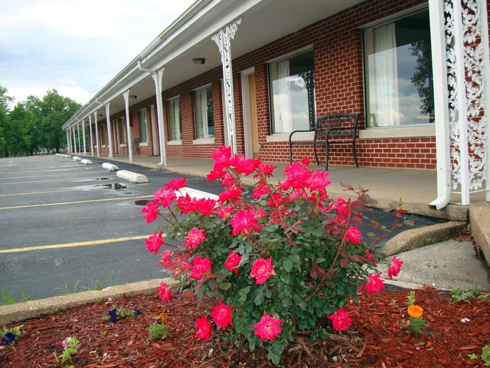 Eldon Inn Motel in Ozark Mountains