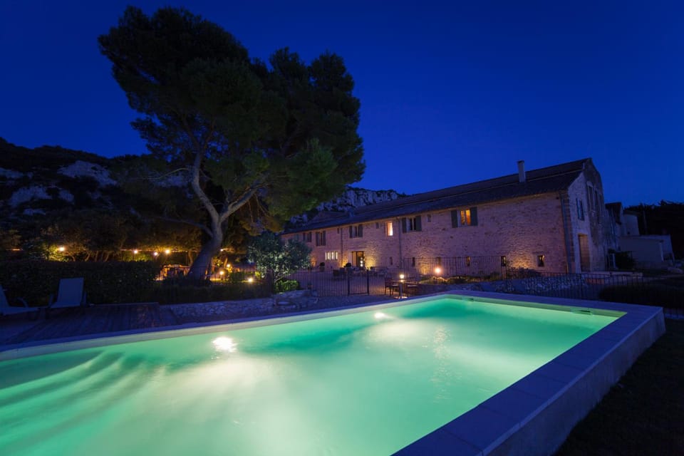 Maison CHENET - Les Chambres Entre Vigne et Garrigue - Teritoria Hotel in Villeneuve-lès-Avignon