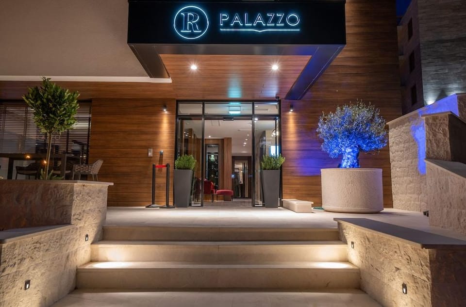 Hotel R Palazzo Hotel in Dobrota