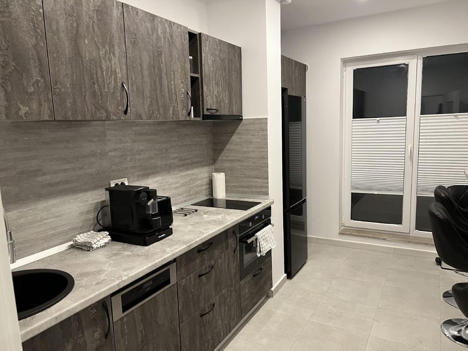Stunning 3-Room Penthouse W10+W11 Hotel in Bucharest