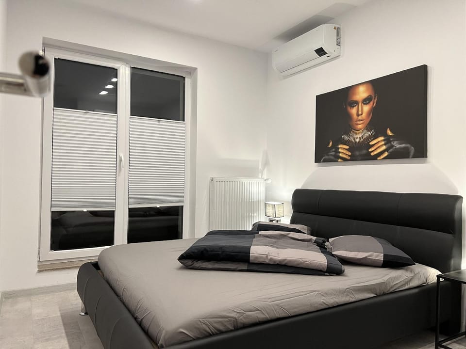 Amazing 2-Room Penthouse Cityview W13 Hotel in Bucharest