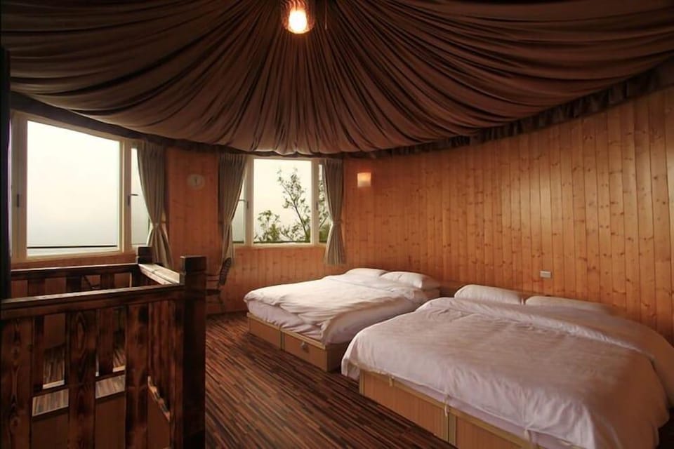 Stream Yurt Campground Hotel in Taiwan, Province of China