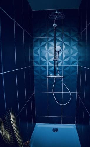 L'Evasion chambre LAOS avec Jacuzzi privatif Hotel in Brittany