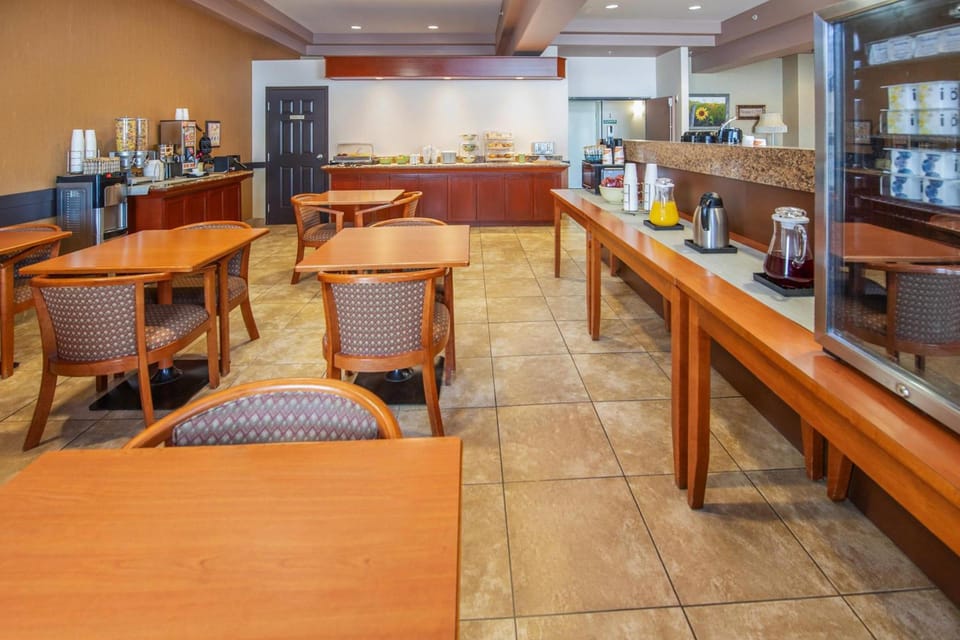 Quality Inn & Suites Lethbridge East Hotel in Lethbridge