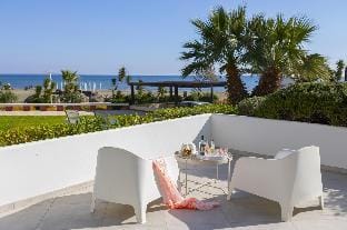 Mackenzie Castella Beachfront Suite Hotel in Larnaca