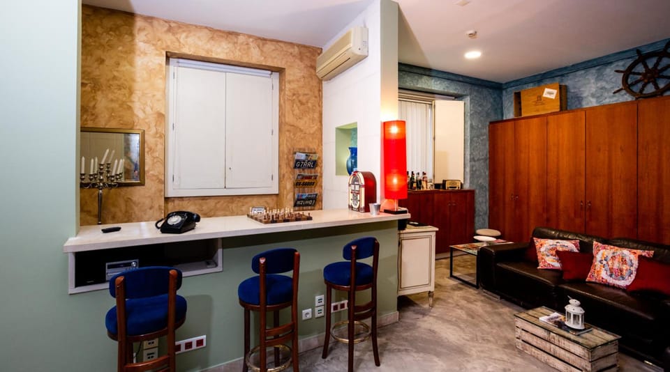 Bar/lounge