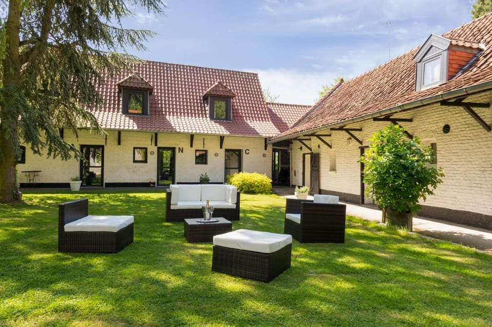 Relais du Silence La Ferme Blanche Hotel in Lille