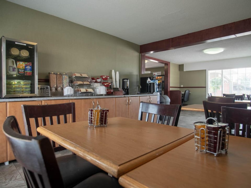 Best Budget Inn & Suites Kamloops Hotel in Kamloops