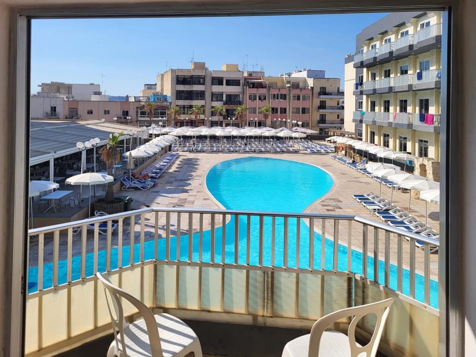 Topaz Hotel Hotel in Saint Paul's Bay