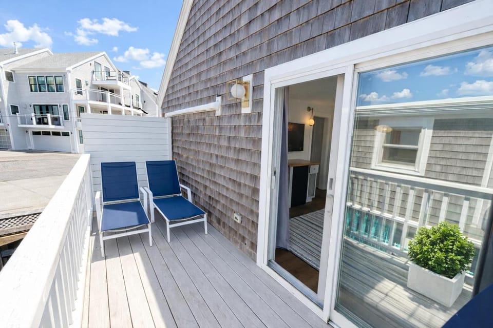 The Foxberry - A Digital Concierge Guesthouse Inn in Provincetown