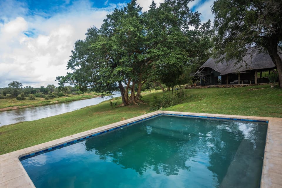 Maninghi Lodge Lodge in South Africa