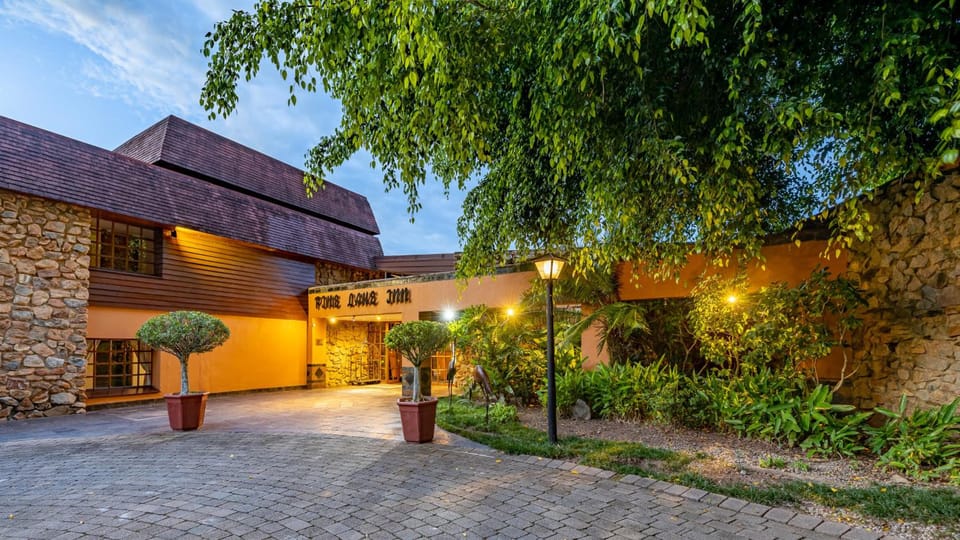 African Sky Hotels - Pine Lake Inn Hotel in South Africa