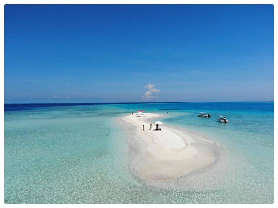 Isla Dhiffushi Hotel in Maldives