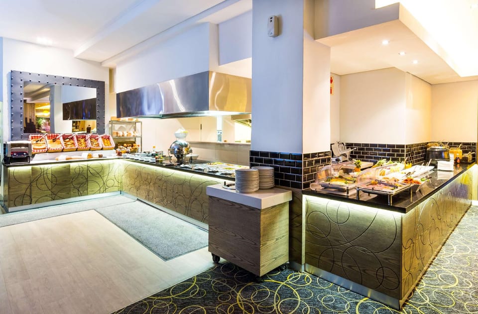 Fountains Hotel by Neighbourgood Hotel in Cape Town