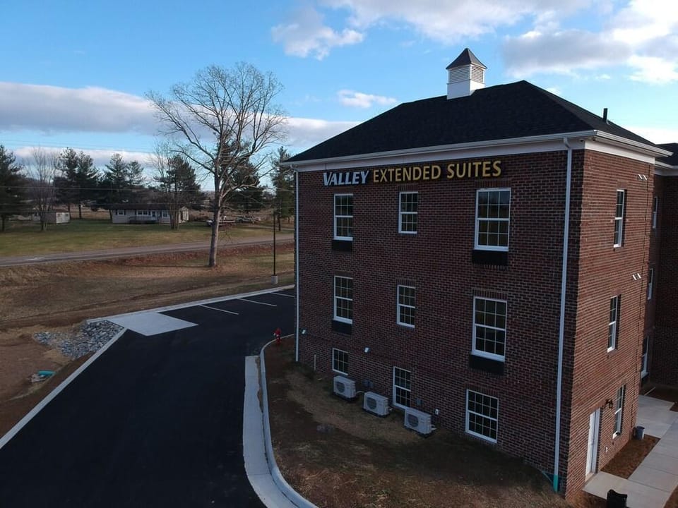 Valley Extended Suites Hotel in Shenandoah Valley