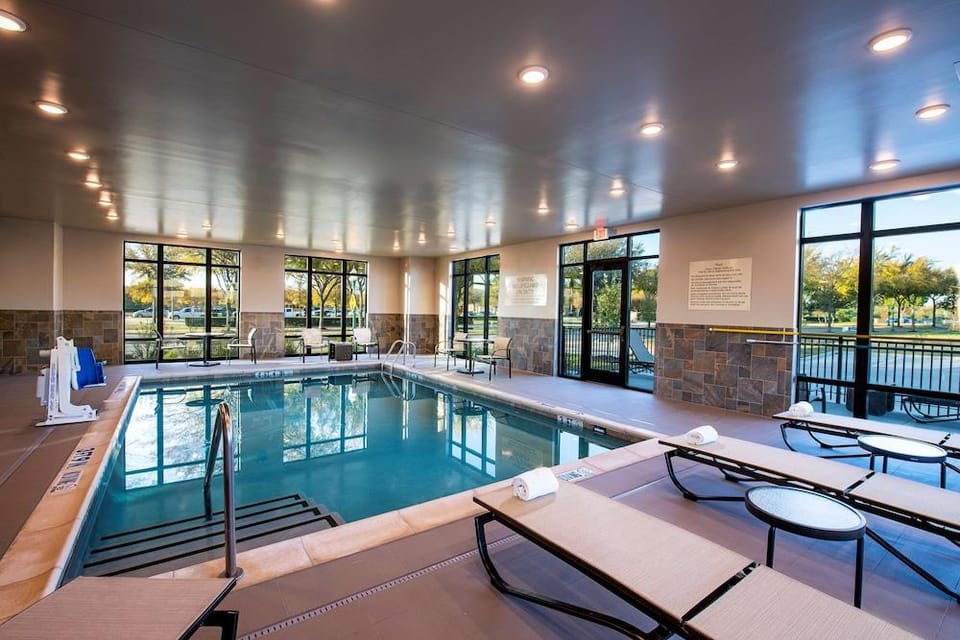 Hampton Inn & Suites Keller Town Center Hotel in Keller