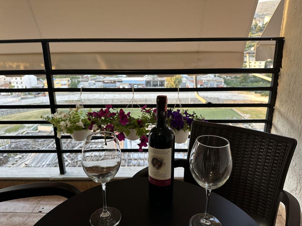Suites Kozi Hotel in Sarandë