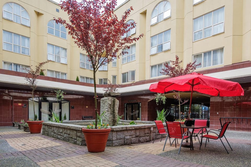 Harrison Lake Hotel Hotel in Harrison Hot Springs