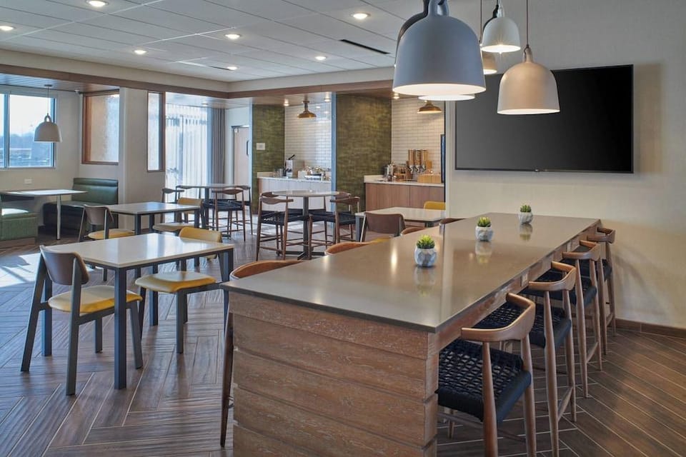 Fairfield Inn & Suites by Marriott Louisville Jeffersonville Hotel in Jeffersonville
