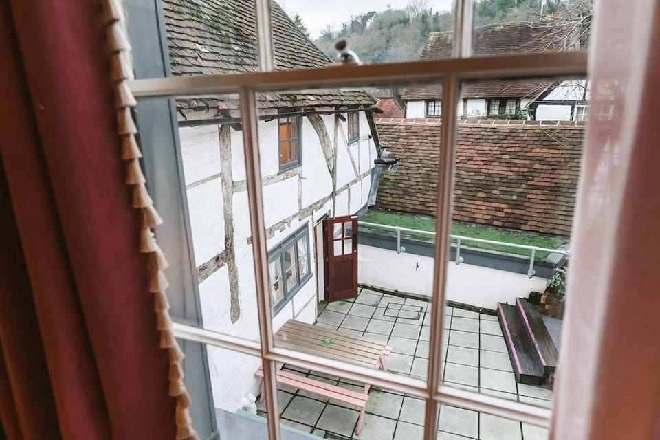 Rose and Crown Hotel in Godalming