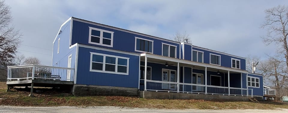 Lazy Dayz Resort Hotel in Lake of the Ozarks