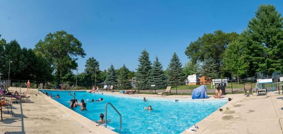 Bonanza Camping Resort Hotel in Lake Delton