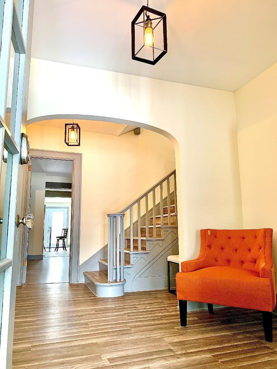 The Aquarium Chateau - With Private Yard & Parking, Near Falls, Casino by Niagara Hospitality Hotel in Niagara Falls