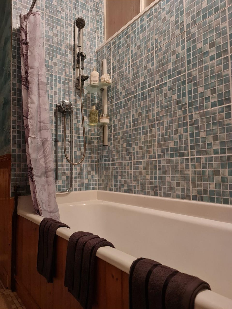 Stunning Sea View, Immaculate 4-bed Family House Hotel in Wales