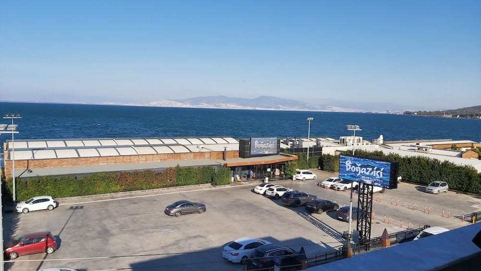 Lizbon Hotel Hotel in Izmir