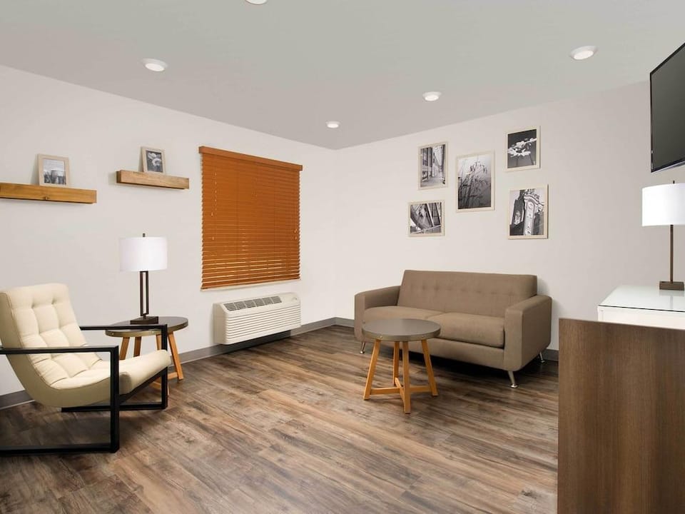 Woodspring Suites Cedar Park - Austin North Hotel in Leander